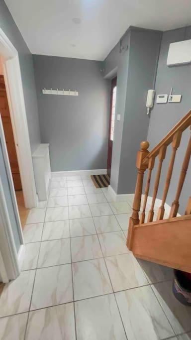 Apartment Amazing Location - Of London- 2 Bedroom Stunning Canal View House With Private Garden,parking & Balcony *