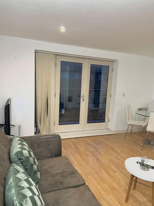 New Build 2 Bedroom With 2 Bath, Apartment London