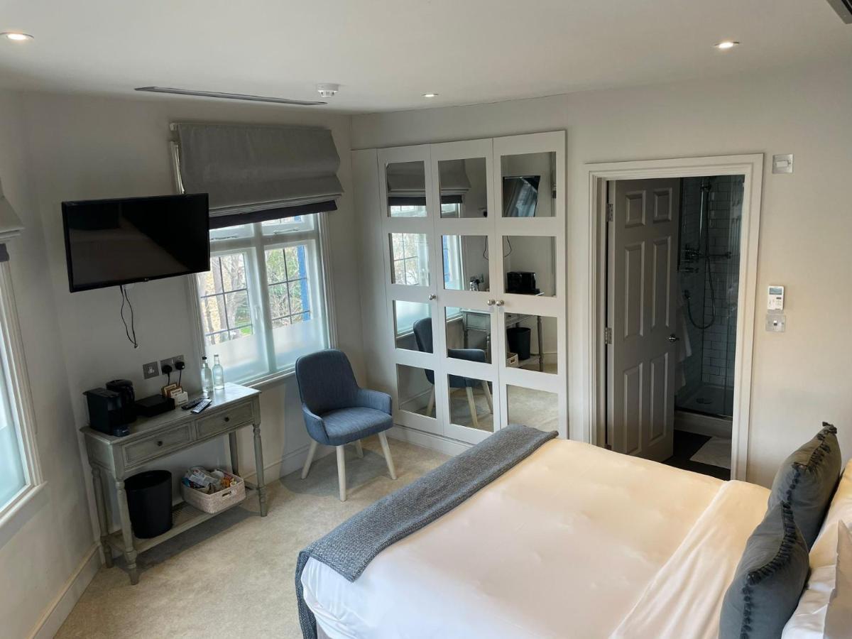 The Bridge Pub & 4* London