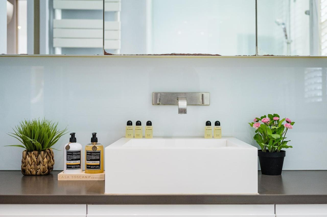 Modernized South Kensington Apartment *