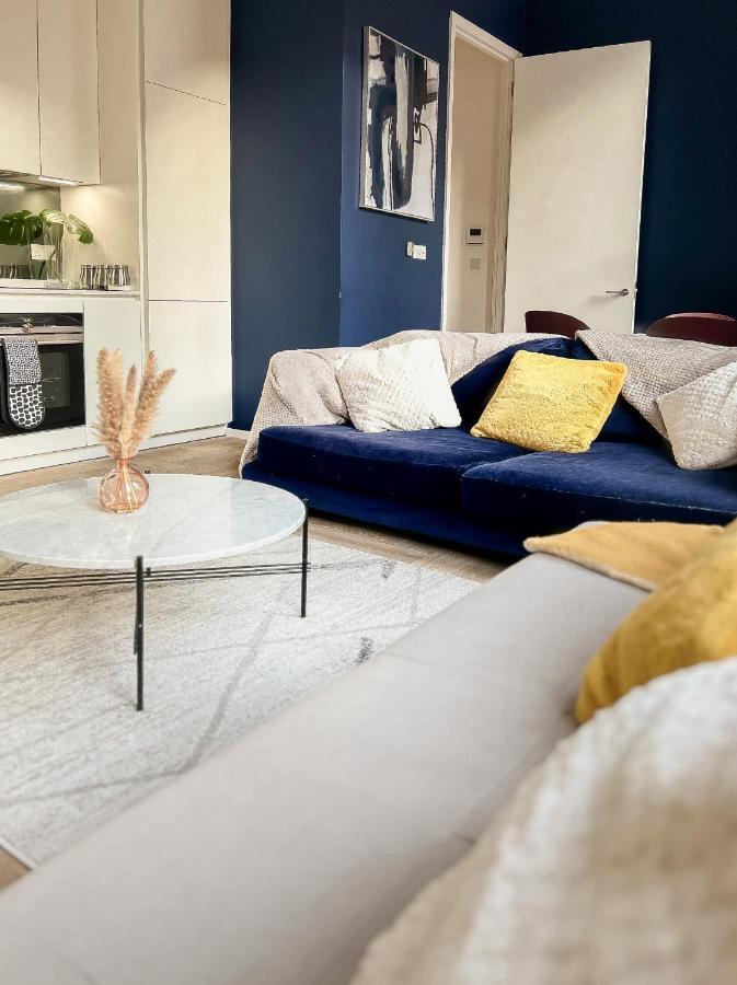 Modern Chic Flat In Shoreditch Apartment *