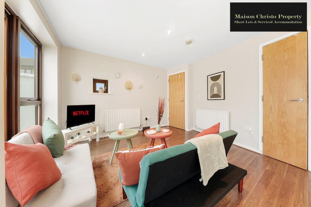 Eden 2bedroom Sleeps 6 In With Wifi & Leisure By Maison Christo Short Lets & Serviced Leilighet