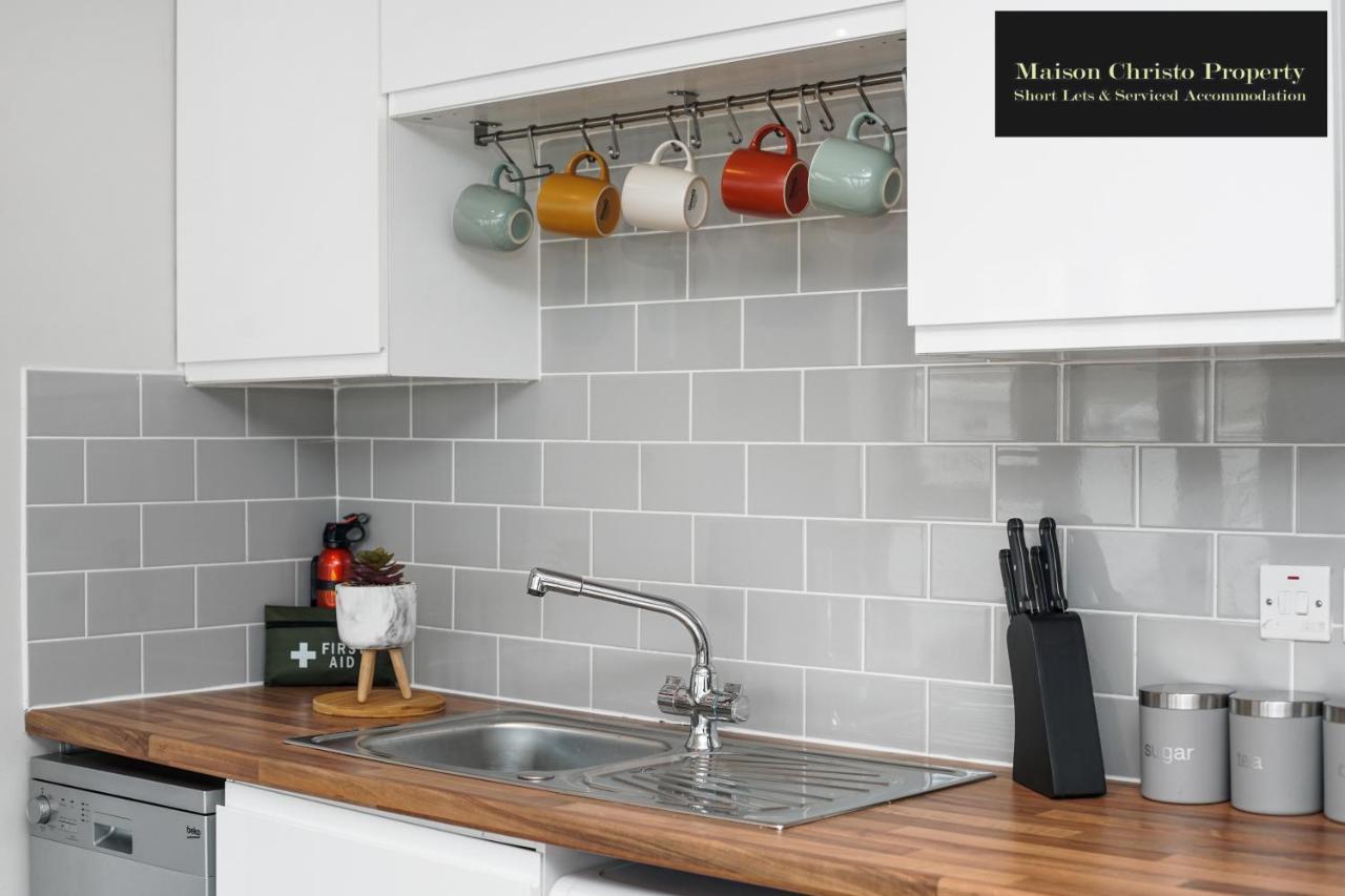Eden 2bedroom Sleeps 6 In With Wifi & Leisure By Maison Christo Short Lets & Serviced Leilighet