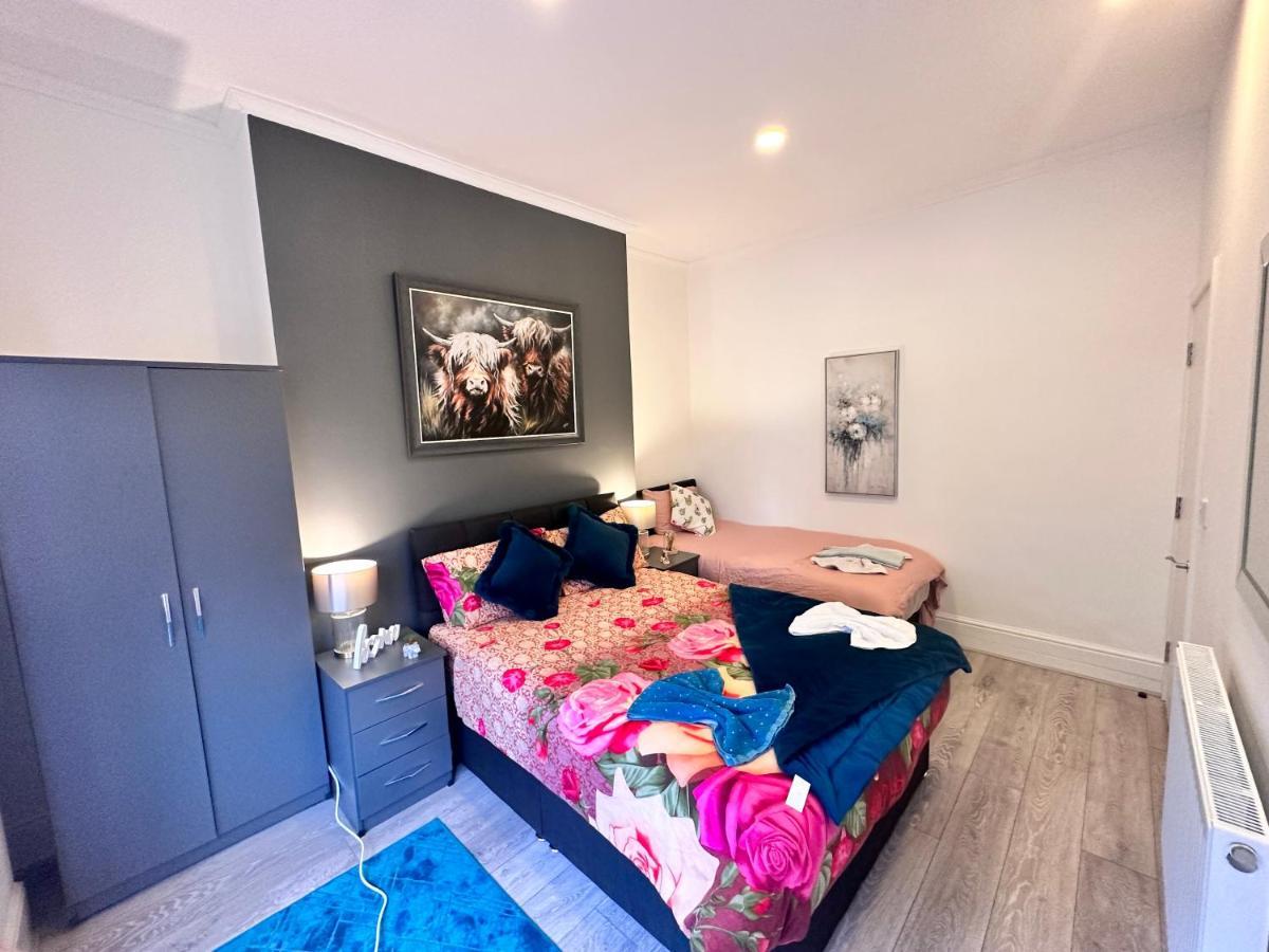 Apartment Kensington High Street Posh Flat London