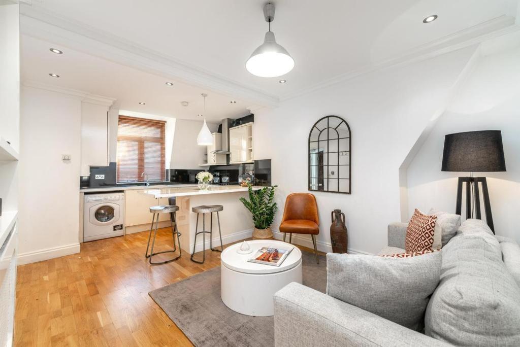 Kensington High Street Flat 2 Bedroom Leilighet *
