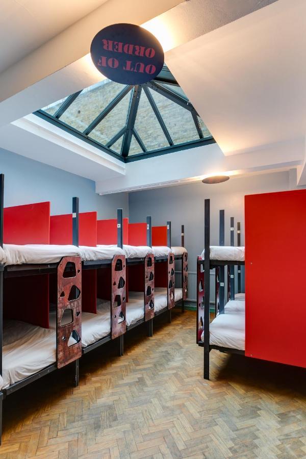 Hostal Clink261