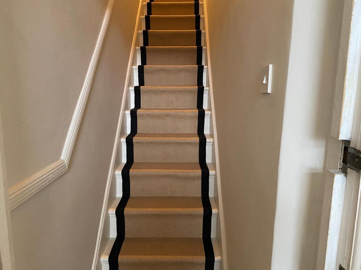 Stylish Apt Excel Olympic Close To Station Londen