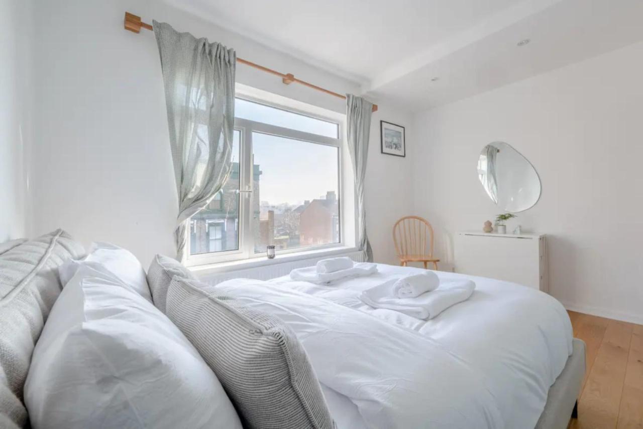 Peaceful 2 Bedroom Flat With Roof Terrace - Hackney Apartment *