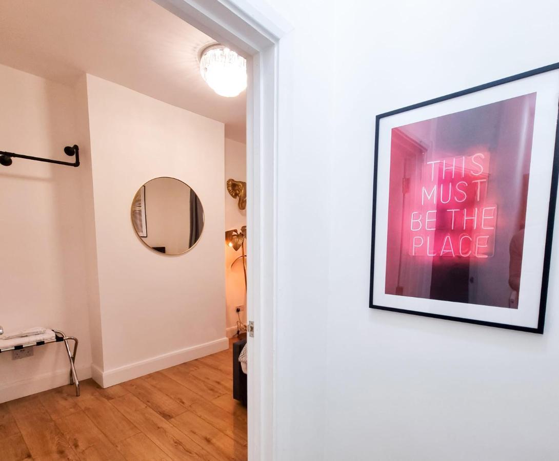 Designer Flat With Parking Near Peckham & Brixton Appartement Londen