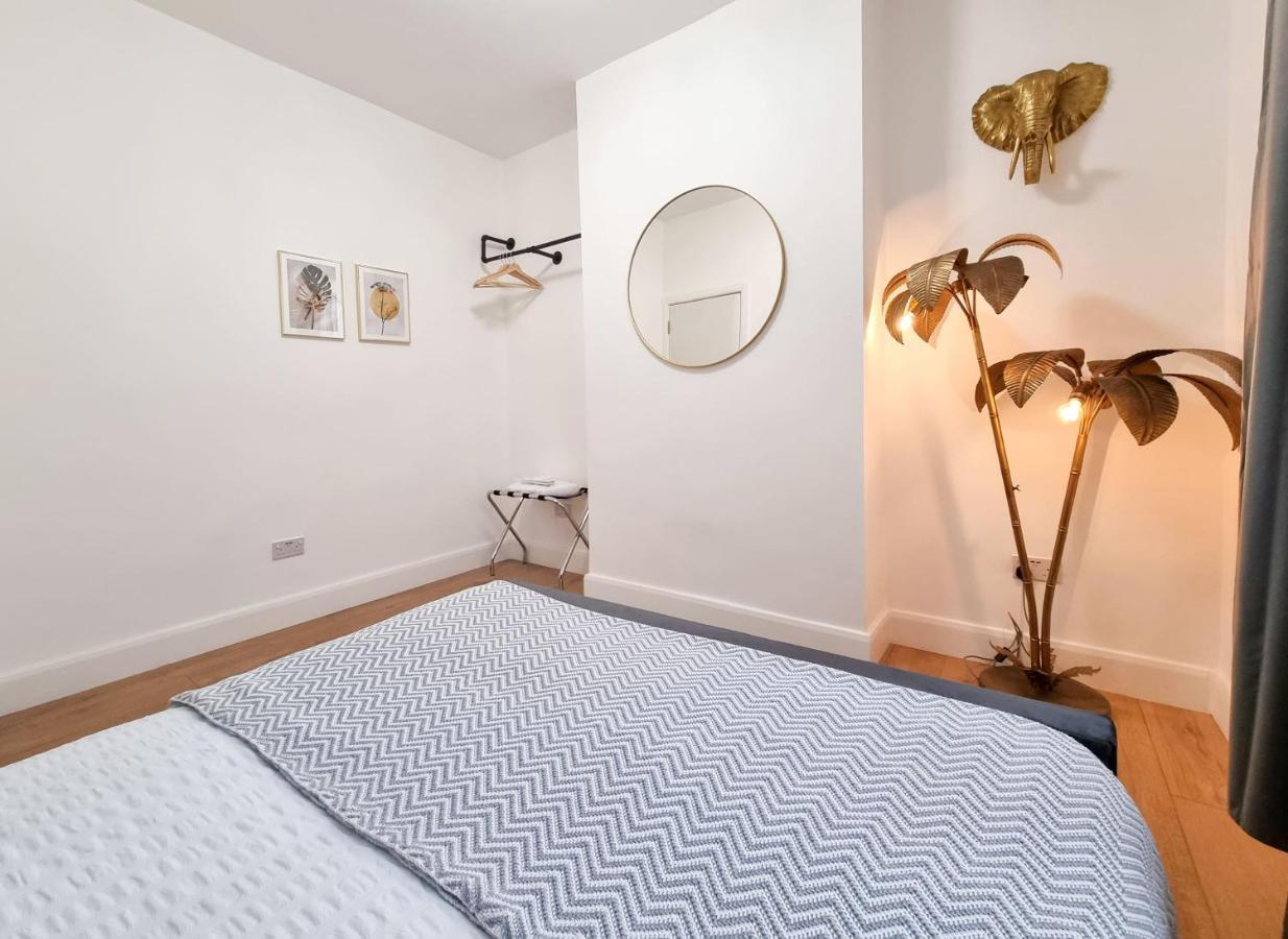 Appartement Designer Flat With Parking Near Peckham & Brixton Londen