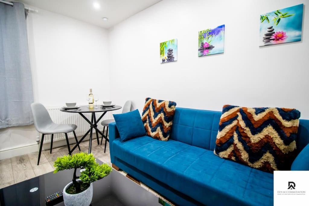 Appartement Weekly & Monthly - Beautiful 2 Bed House With Free Parking - Relocation, Business & Group - 5 Guests - By Den Short Lets & Serviced Accommodation, Woolwich *