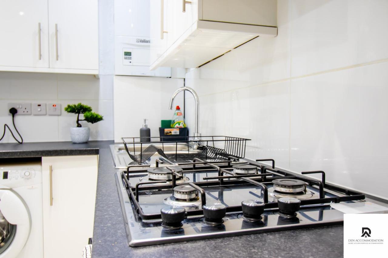 Appartement Weekly & Monthly - Beautiful 2 Bed House With Free Parking - Relocation, Business & Group - 5 Guests - By Den Short Lets & Serviced Accommodation, Woolwich