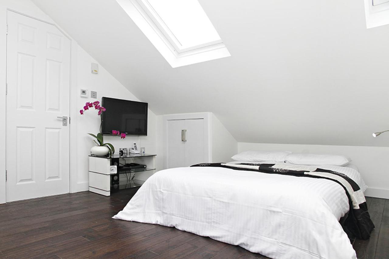 Lets - I5 * London