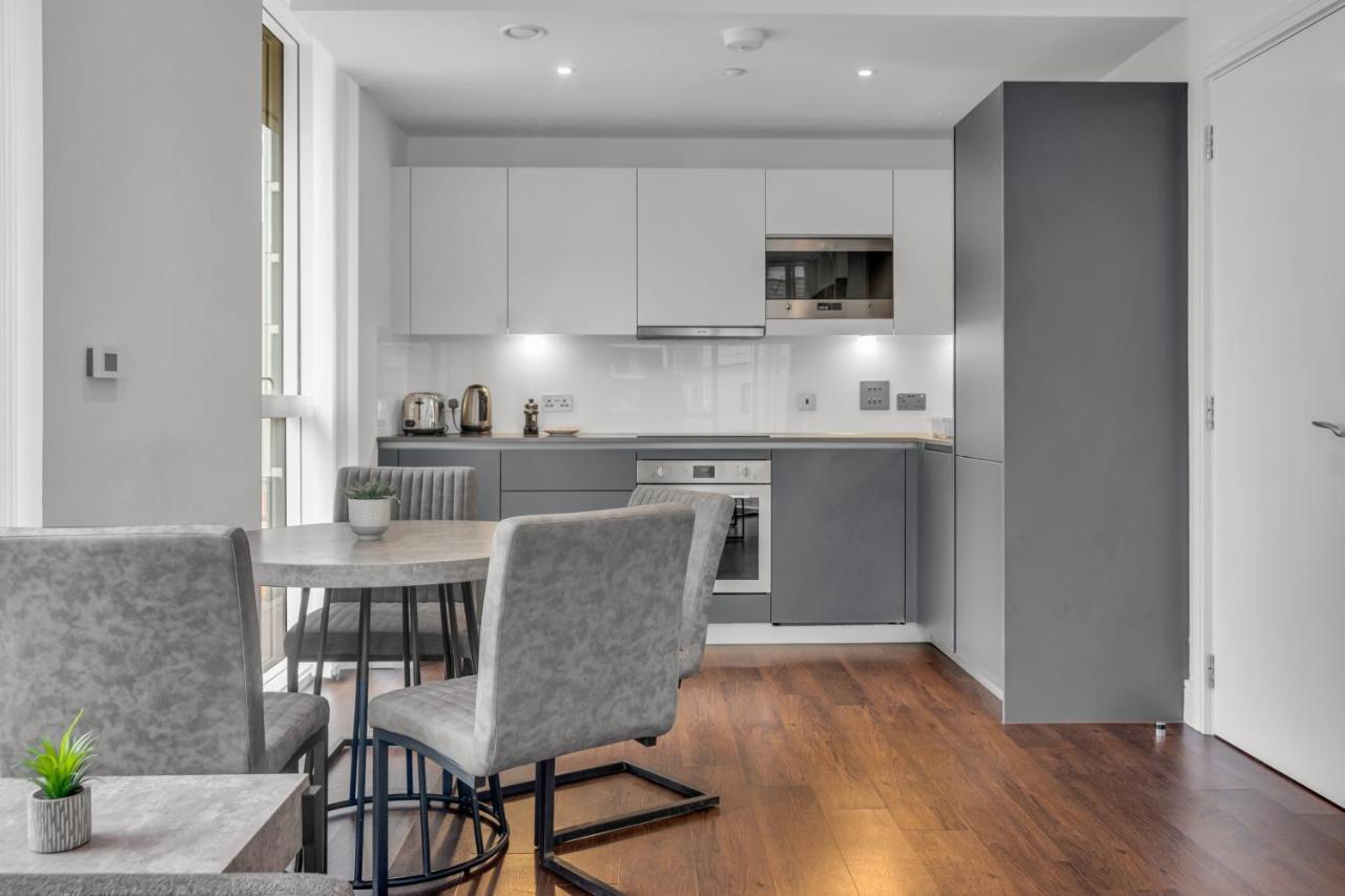 Modern 01 & 02 Bed In Canary Wharf Apartment *