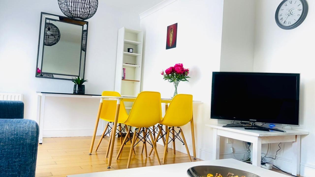 Amazing Location - Of London- 2 Bedroom Stunning Canal View House With Private Garden,parking & Balcony London