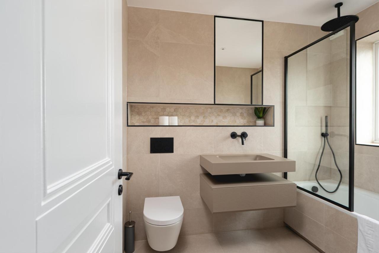 Apartamento Skyvillion - Cozy Large 4 & 1 Bed In Enfield, Mins To Tube Station, Free Wi-fi Londres
