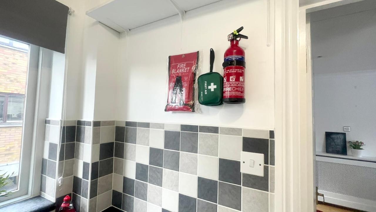 Amazing Location - Of London- 2 Bedroom Stunning Canal View House With Private Garden,parking & Balcony Apartment *