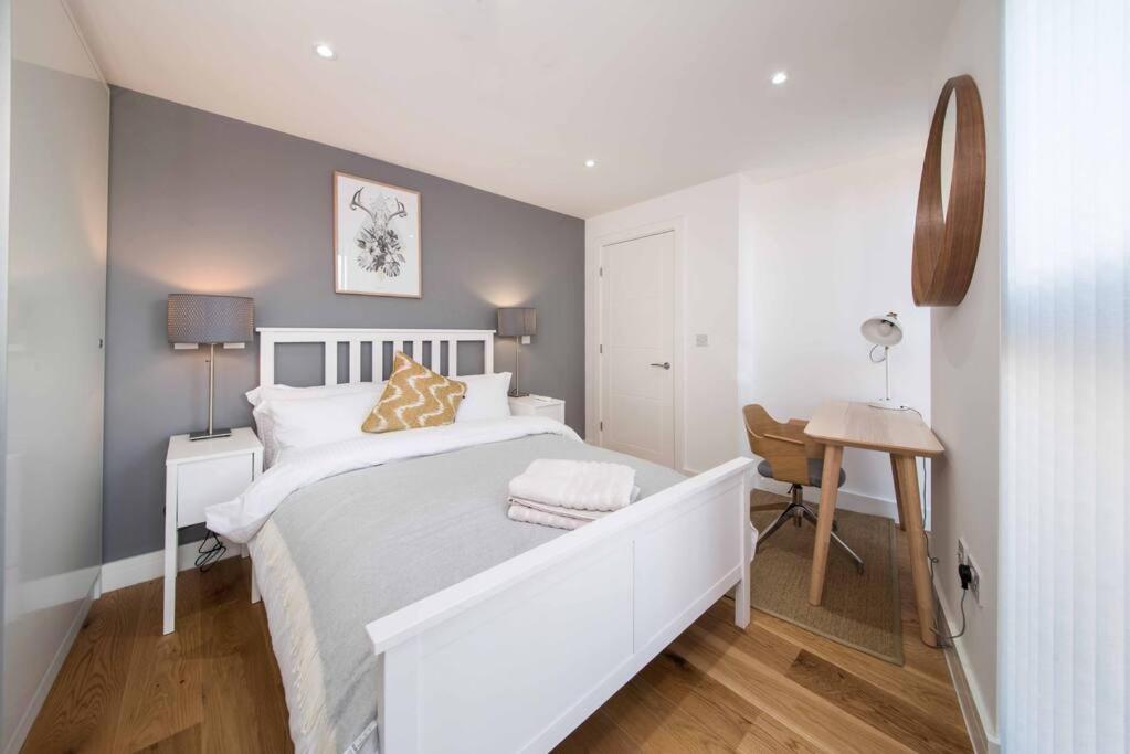 Appartement 7 Borough - Spacious 2-bed, 2-bath In Prime Location *