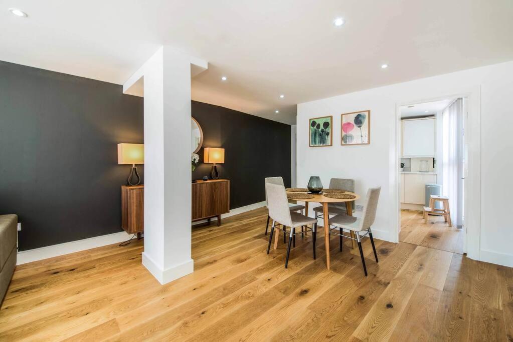 7 Borough - Spacious 2-bed, 2-bath In Prime Location Appartement