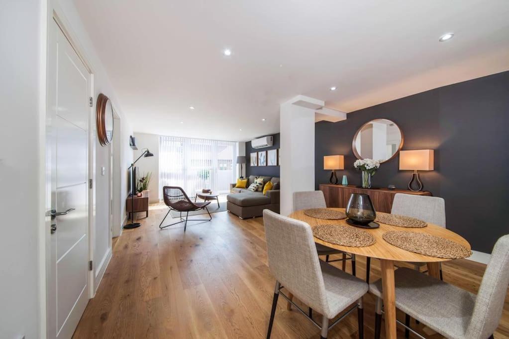 Appartement 7 Borough - Spacious 2-bed, 2-bath In Prime Location
