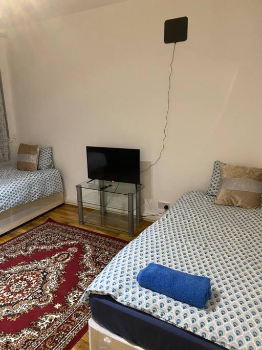 Ground Floor One Bedroom Bayswater Central *