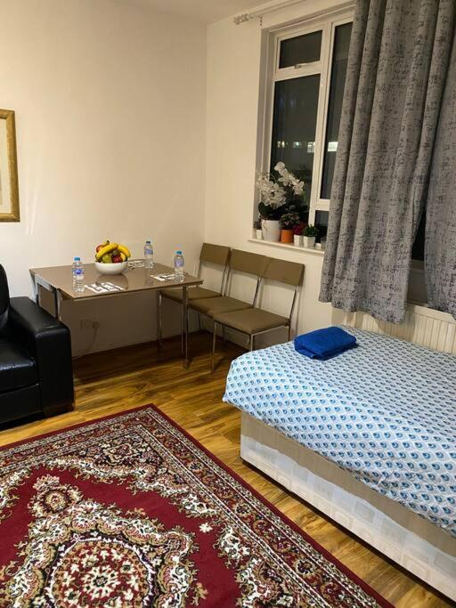 Ground Floor One Bedroom Bayswater Central Leilighet London
