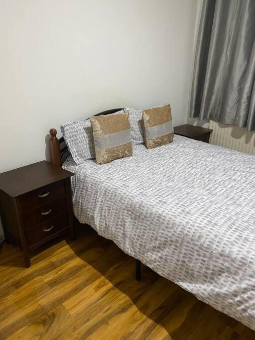 Ground Floor One Bedroom Bayswater Central Leilighet London