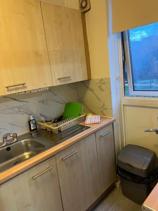 016- 1 Bedroom Church Street F31 Apartment *