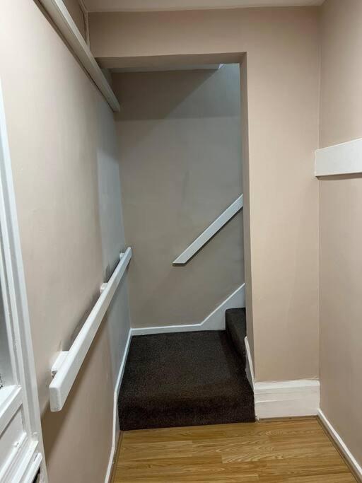 016- 1 Bedroom Church Street F31 Apartment *