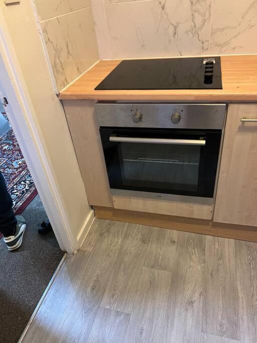 Apartment 016- 1 Bedroom Church Street F31 *