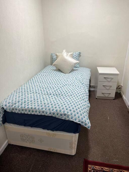 Apartment 016- 1 Bedroom Church Street F31 London