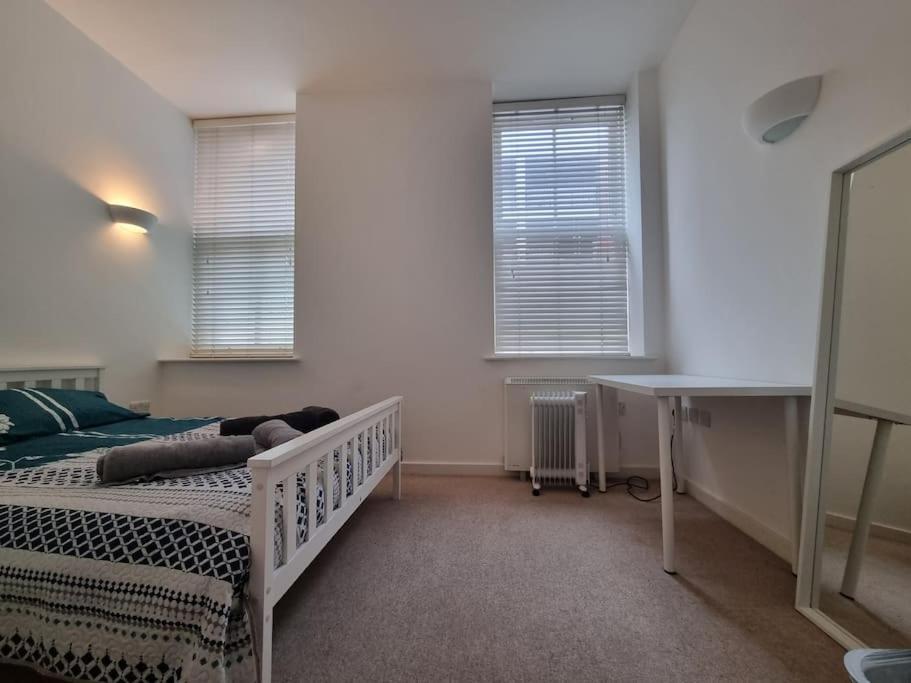 Modern Two Bedroom Ground Floor Apartamento