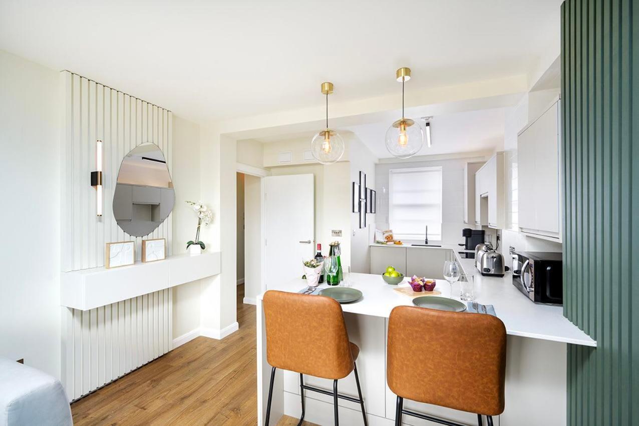 Stylish And Convenient 2 Bed Londres