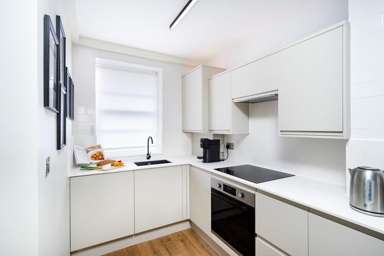 Stylish And Convenient 2 Bed Apartamento