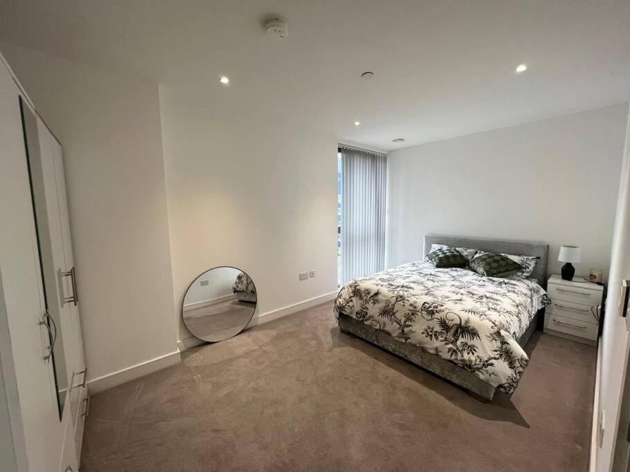 Modern & Secure 3br 2ba In The Heart Of Crossharbour * Londen