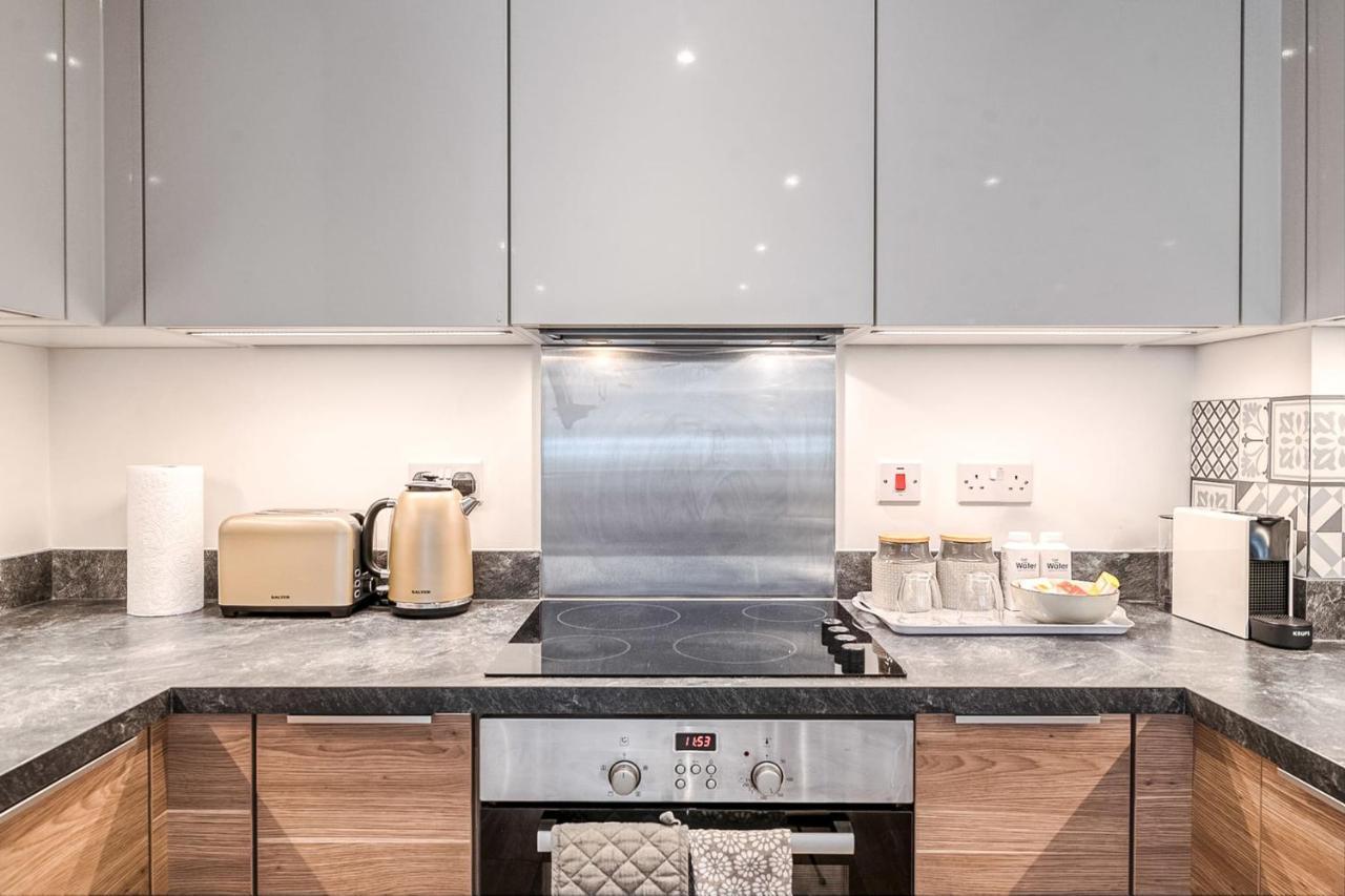 Apartment Modern Surrey Quays Flat *