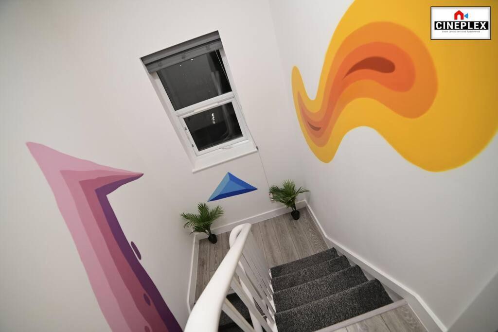 Double Bed Studio Flat With Netflix Flat B Unit C2 Wifi Disney By Cineplex Short Lets Serviced Appartement Londen