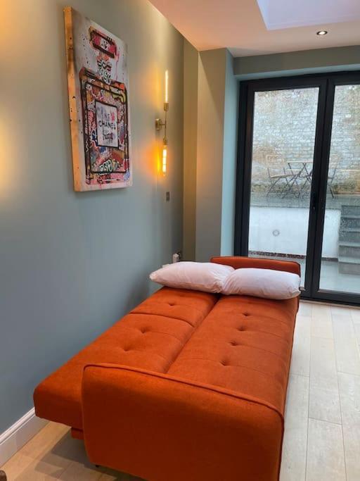 Pillow Menu! 1 Bed Garden Flat Finsbury Park * Londen