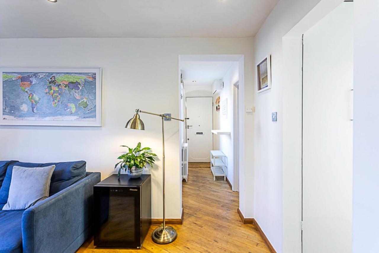 Gorgeous Angel Flat Apartment