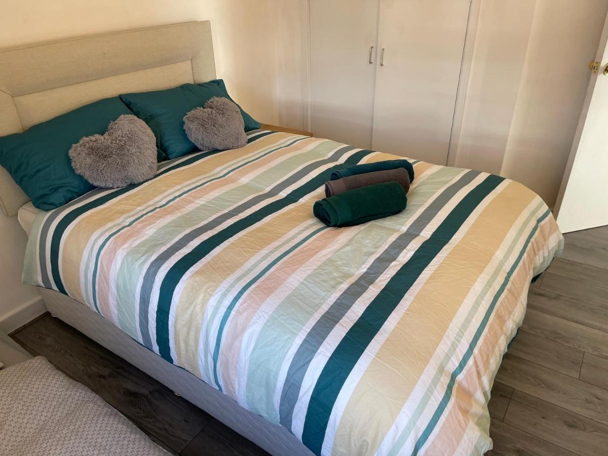 Charming 6-bed In Wembley Area Apartment
