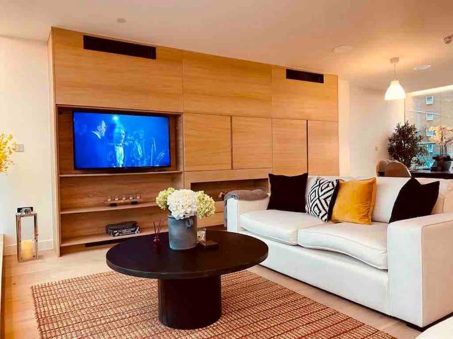 Leilighet Large 3 Bed 3 Bathrooms Penthouse With Terrace And Views In London