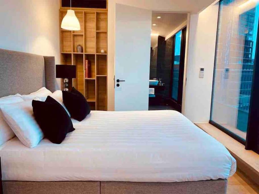 Large 3 Bed 3 Bathrooms Penthouse With Terrace And Views In Leilighet