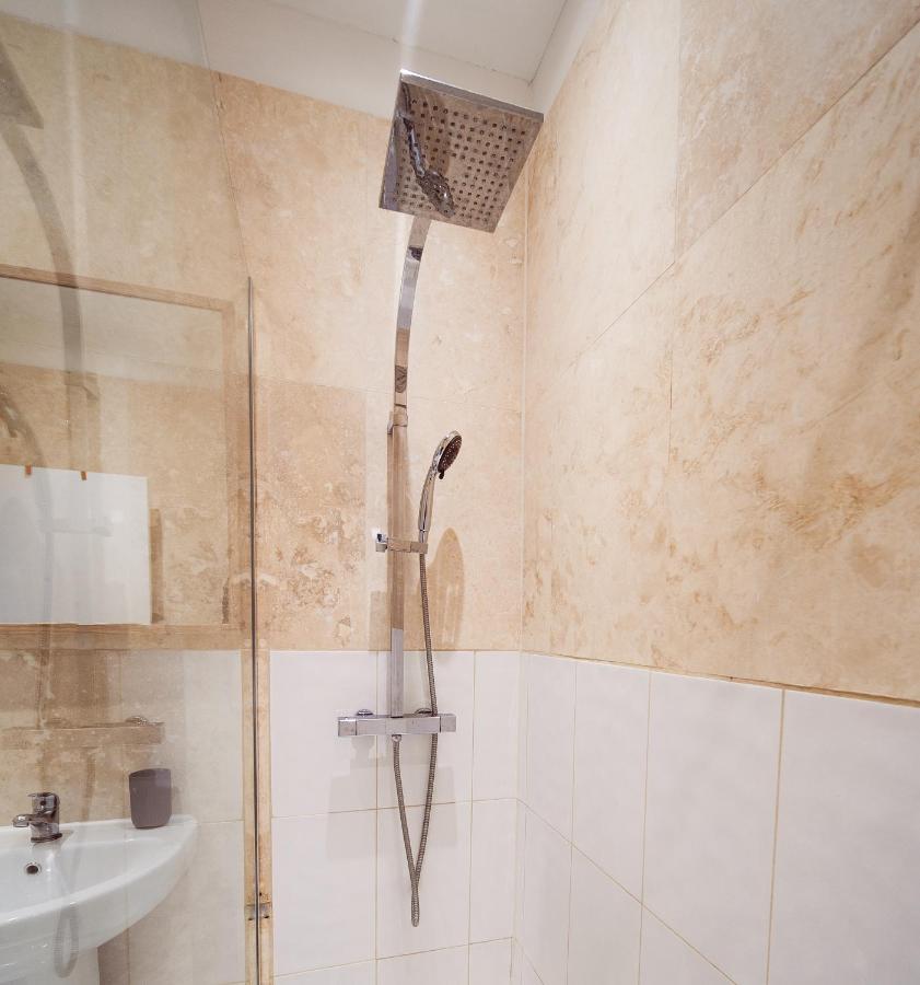Appartement Spacious 2 Bedroom In Downtown Londen