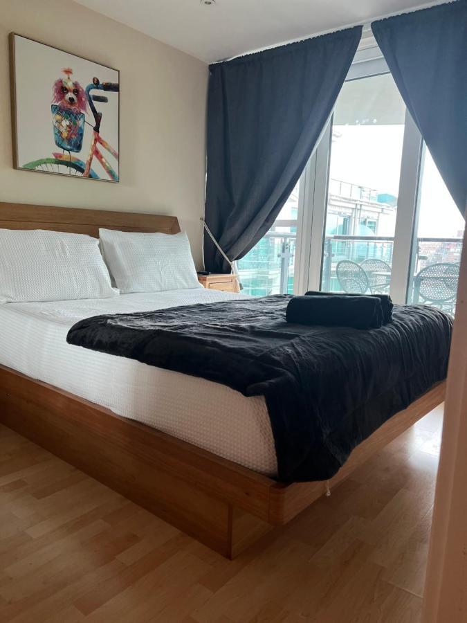 Vauxhall Riverside Central Apartment *