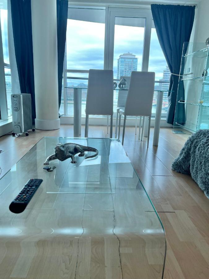 Vauxhall Riverside Central Apartment