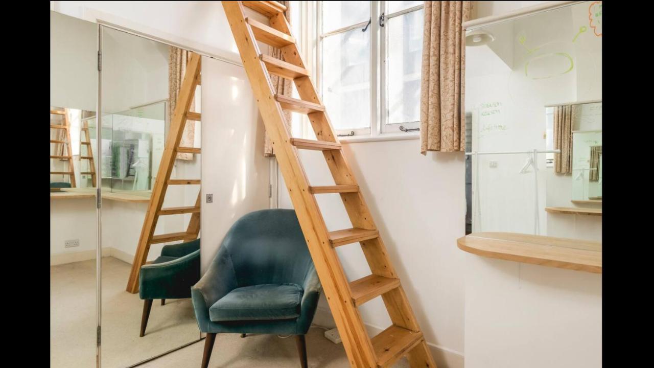 Unique Character Filled, East Flat