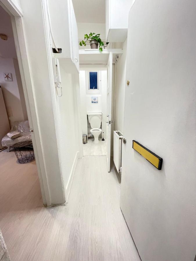 One Bedroom Flat Miles Apartment