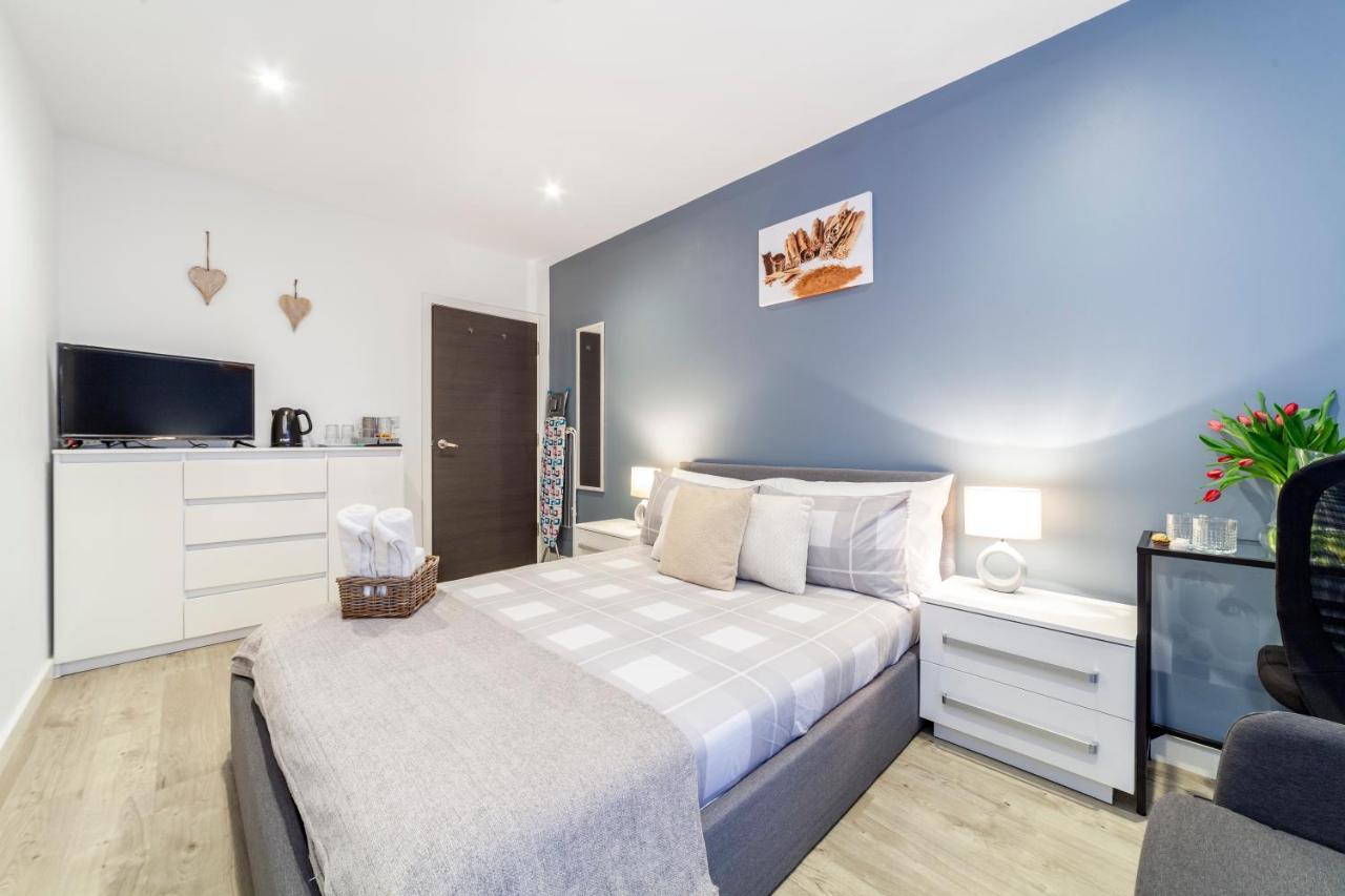 Private Double Bd With Optional Balcony, 15 Mins To Cc Homestay