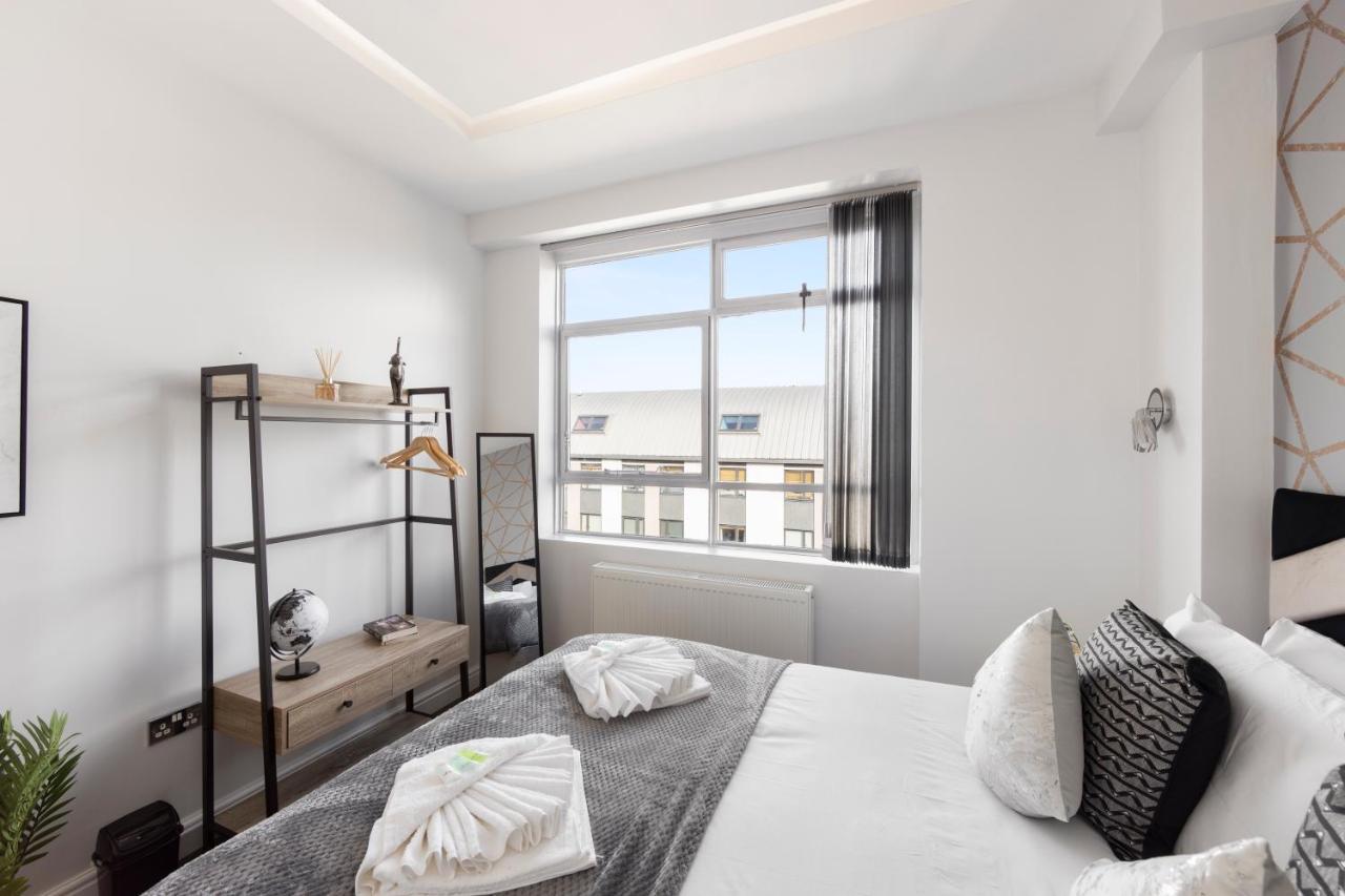 Central Located In City Of - Farringdon Station Apartment *
