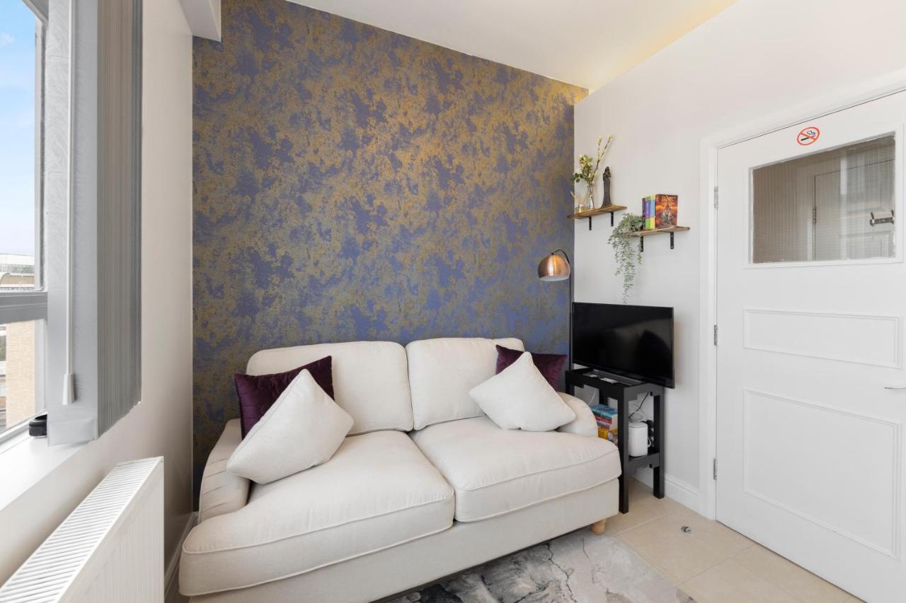 Central Located In City Of - Farringdon Station London